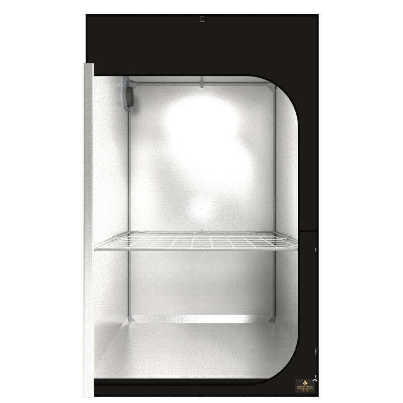 Dark Street IV - 120 x 120 x 198 cm