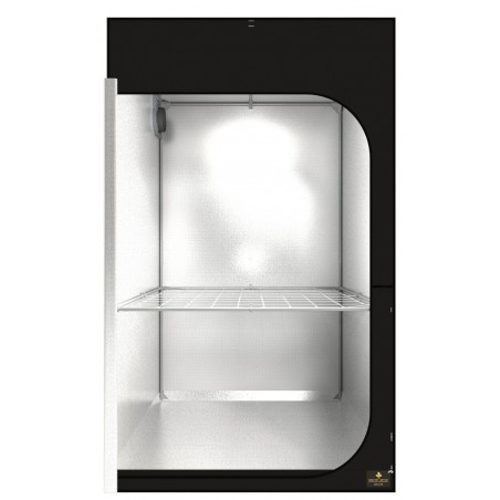 Dark Street IV - 120 x 120 x 198 cm