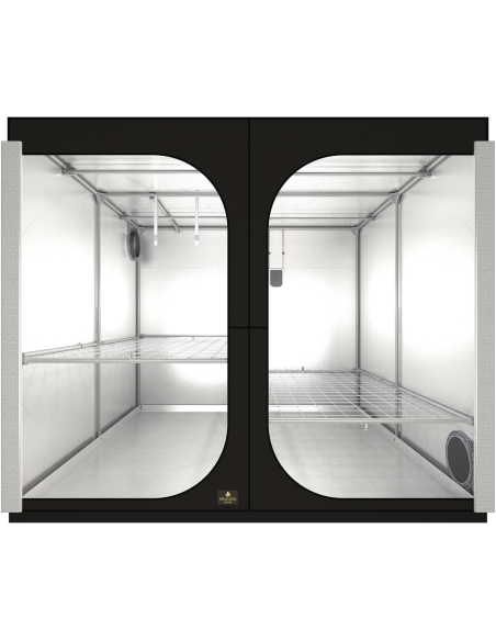 Dark Room 4 - 237 x 237 x 200 cm